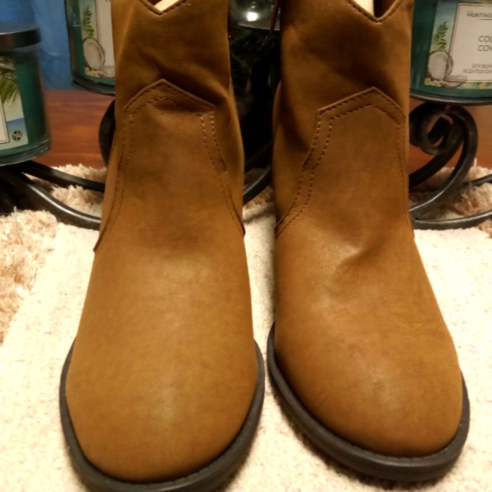 SODA Ankle Boots Sz 11